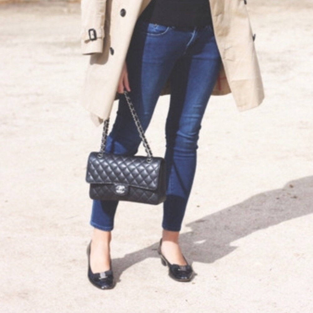 Salvatore Ferragamo Navy Vara Pump - Picture 2 of 8